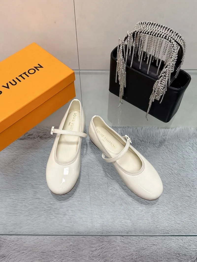 Affordable Louis Vuitton Flat Shoes 31991