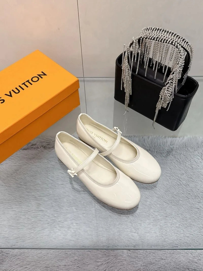 Affordable Louis Vuitton Flat Shoes 31991