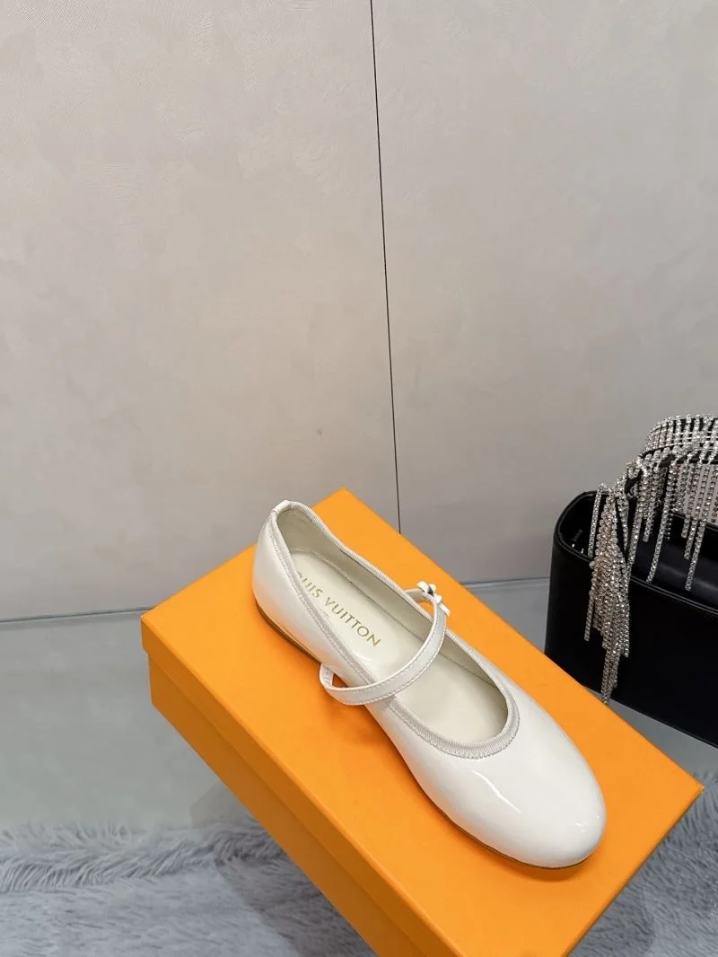 Affordable Louis Vuitton Flat Shoes 31991