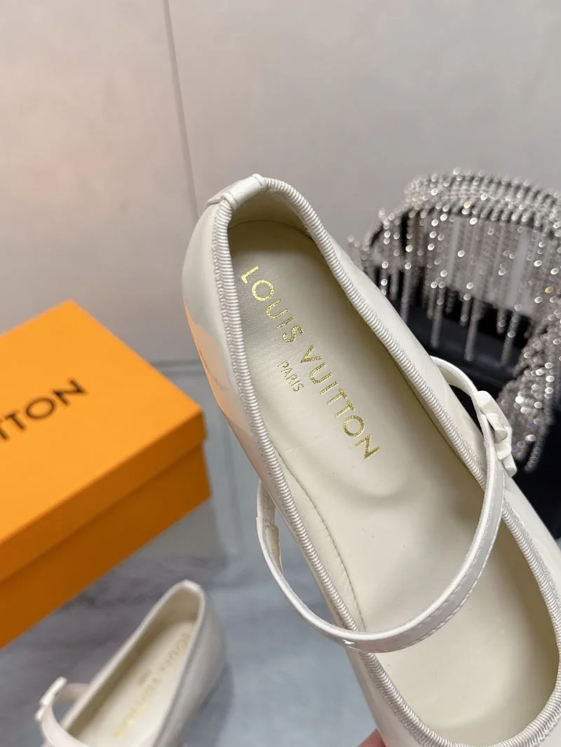 Affordable Louis Vuitton Flat Shoes 31991