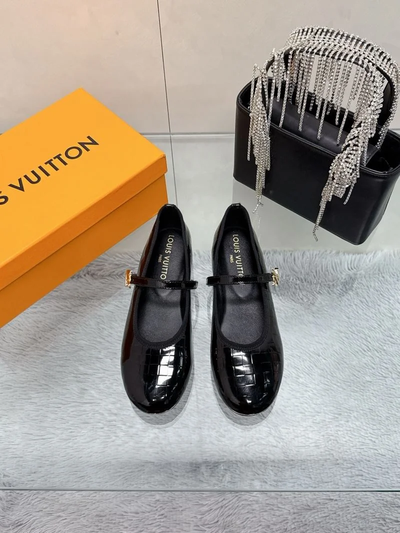 Contemporary Louis Vuitton Flat Shoes 31981