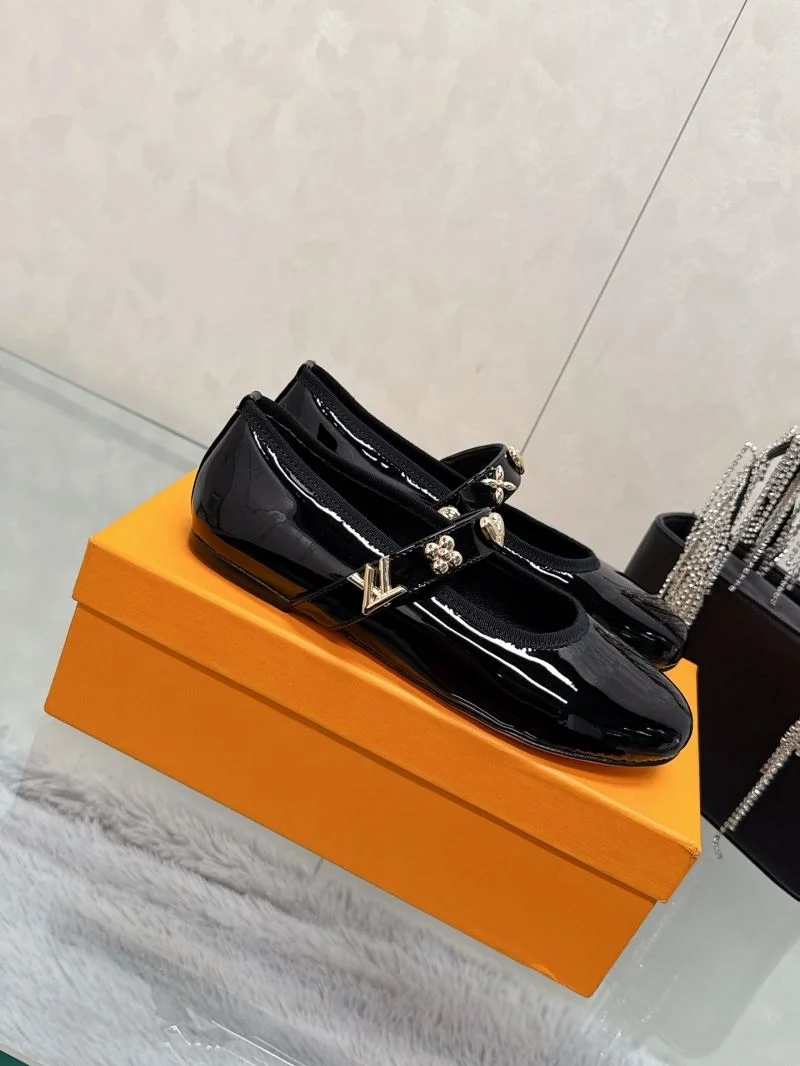 Louis Vuitton Flat Shoes Unique 31992