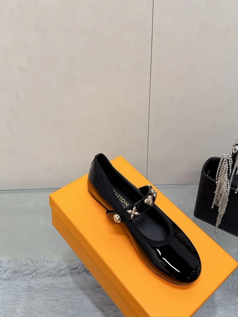 Louis Vuitton Flat Shoes Unique 31992