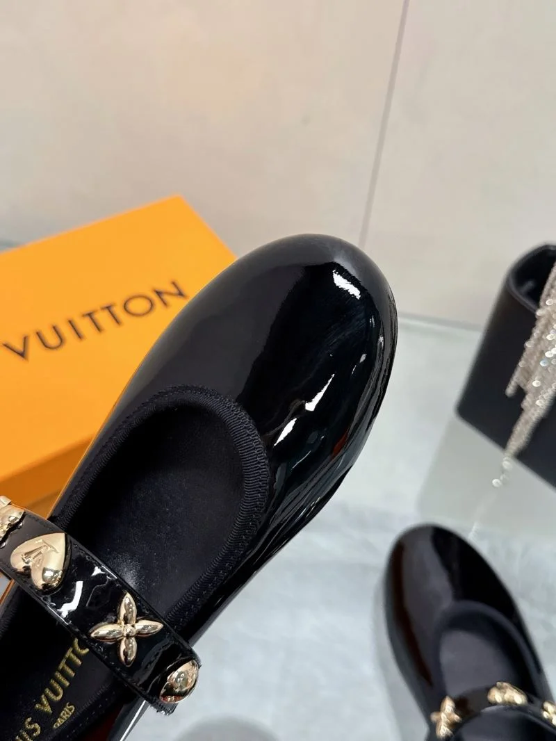 Louis Vuitton Flat Shoes Unique 31992