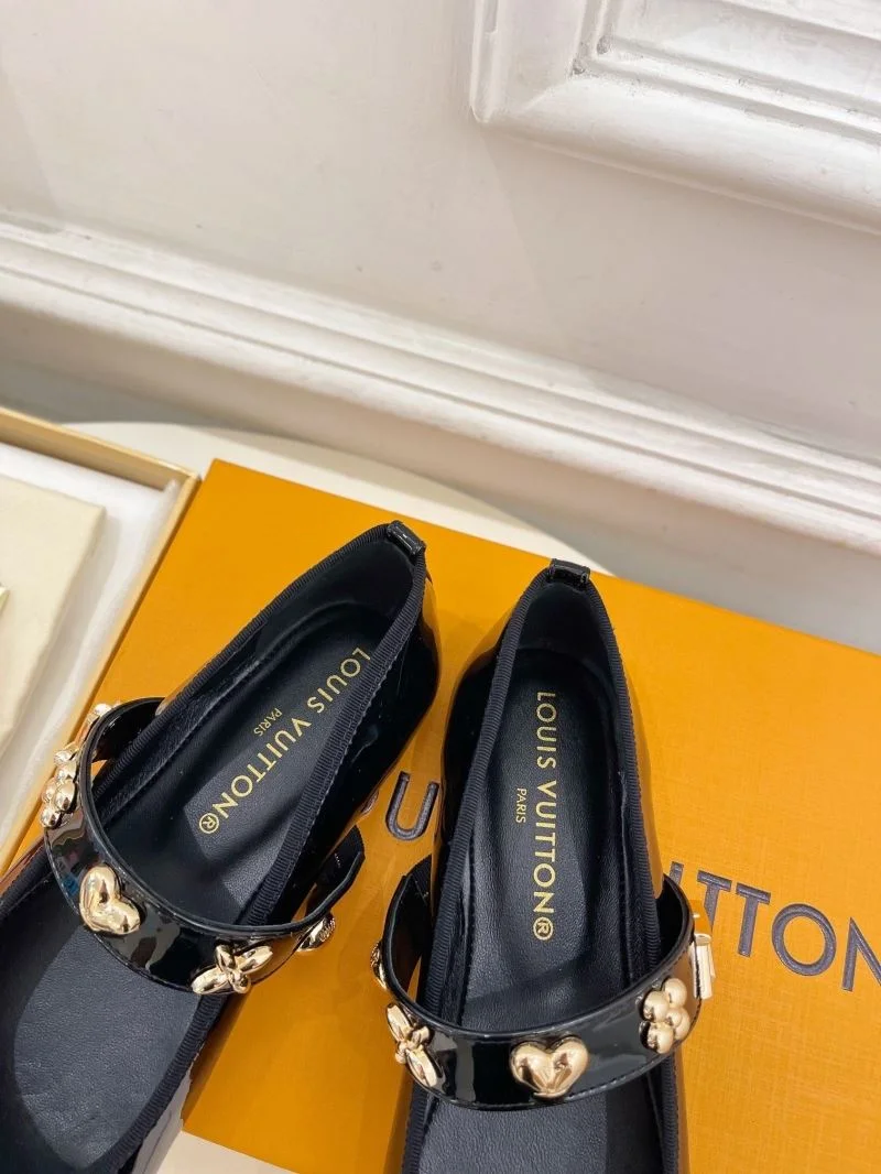Durable Louis Vuitton Flat Shoes 31329