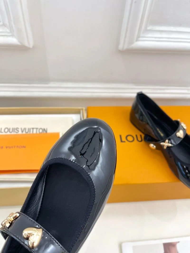 Durable Louis Vuitton Flat Shoes 31329
