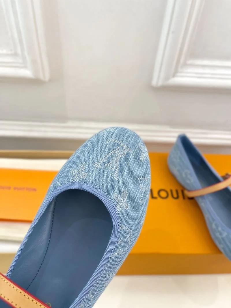 Fashionable Louis Vuitton Flat Shoes 31321