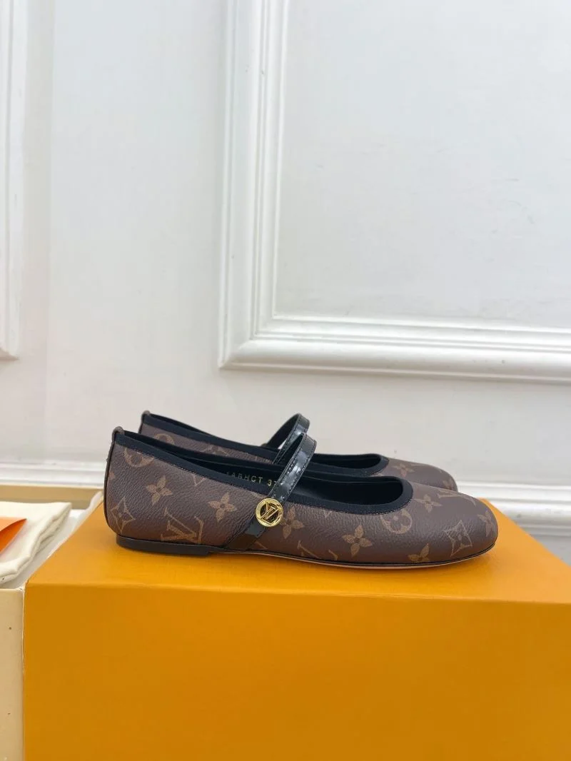 RelaxedFit Louis Vuitton Flat Shoes 31319