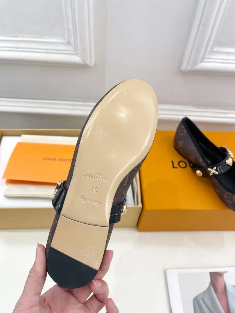 Louis Vuitton Flat Shoes Tailored 31323