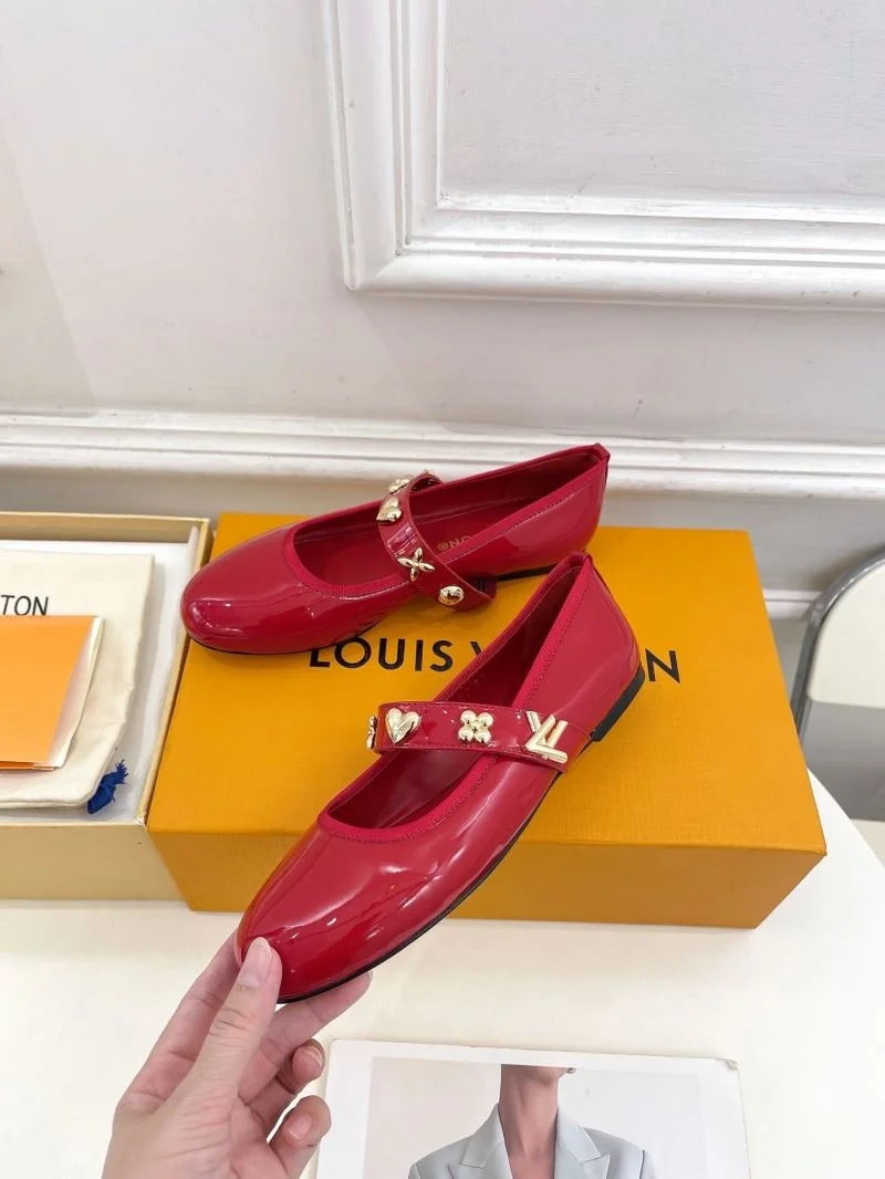 Stylish Louis Vuitton Flat Shoes 31314
