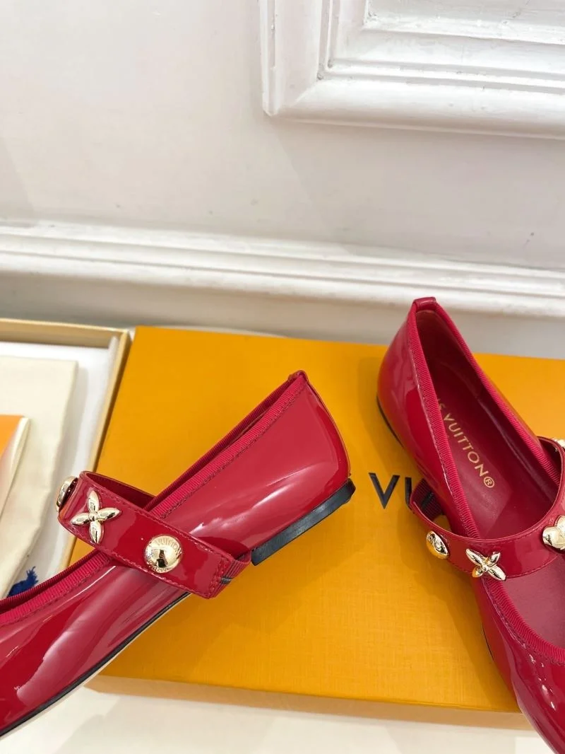 Stylish Louis Vuitton Flat Shoes 31314