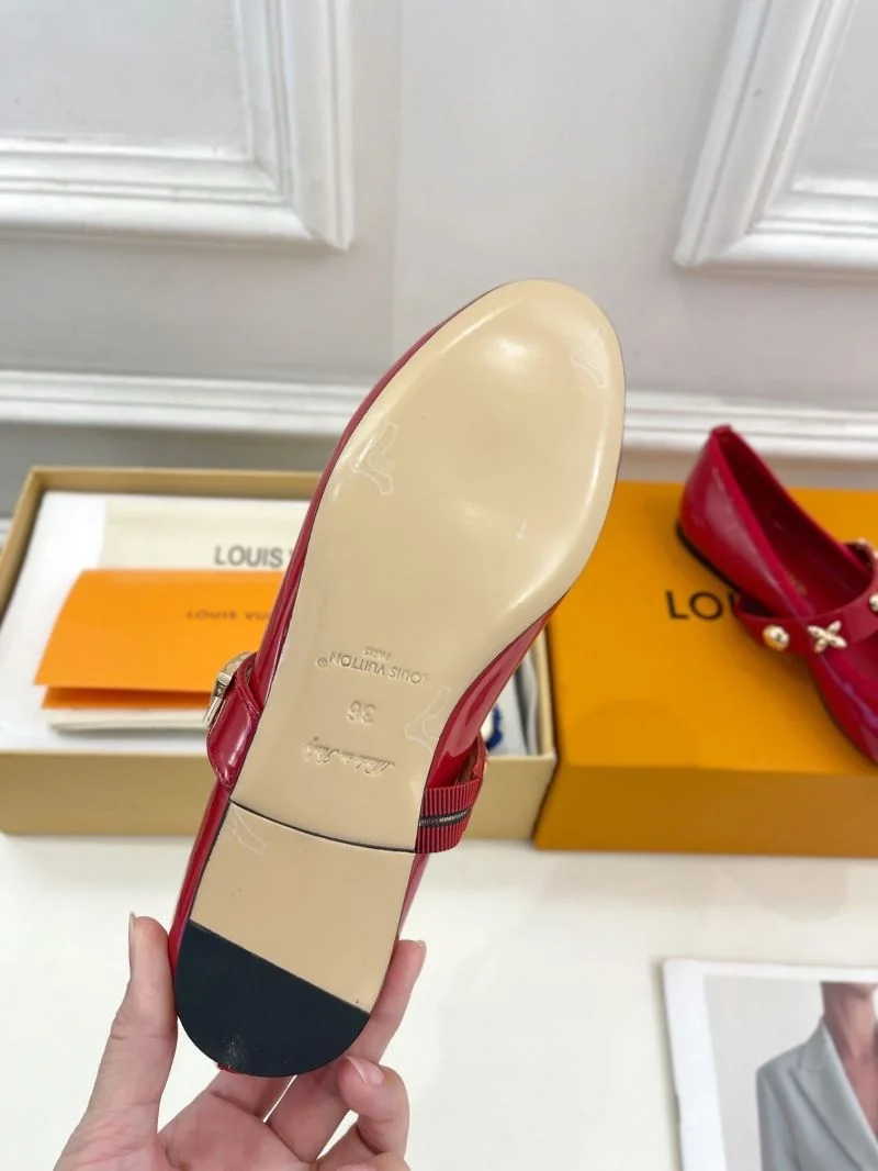 Stylish Louis Vuitton Flat Shoes 31314