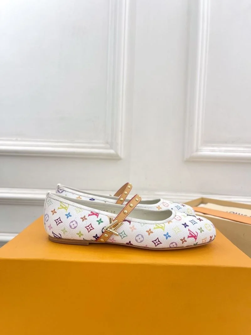 SmoothTexture Louis Vuitton Flat Shoes 31315