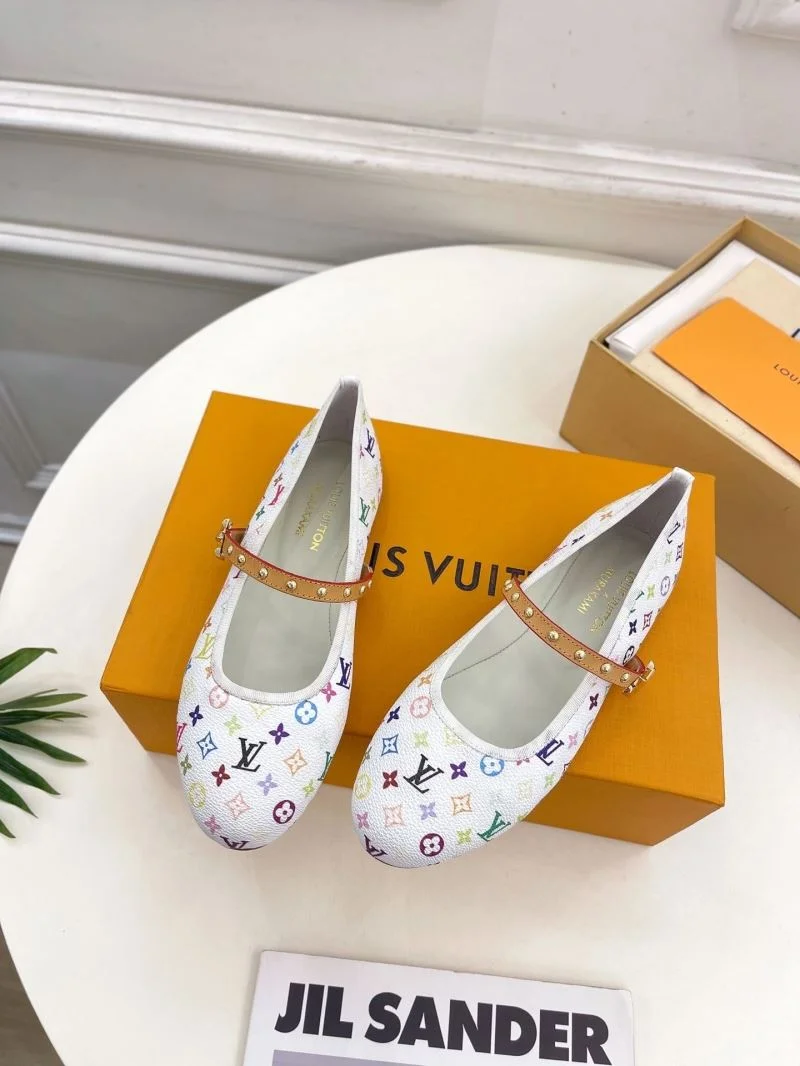 SmoothTexture Louis Vuitton Flat Shoes 31315