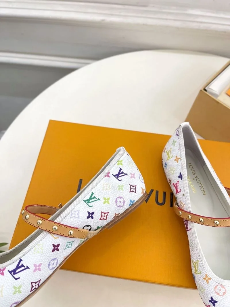 SmoothTexture Louis Vuitton Flat Shoes 31315