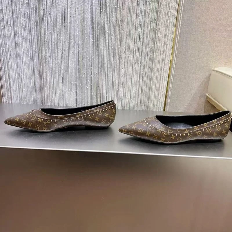 Functional Louis Vuitton Flat Shoes 31287