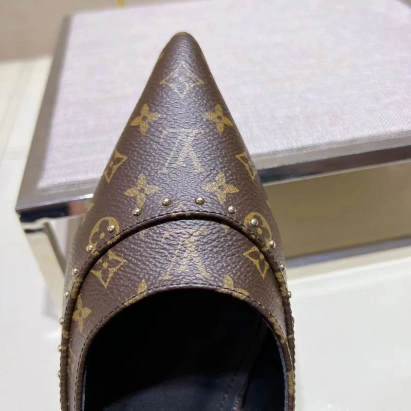 Functional Louis Vuitton Flat Shoes 31287