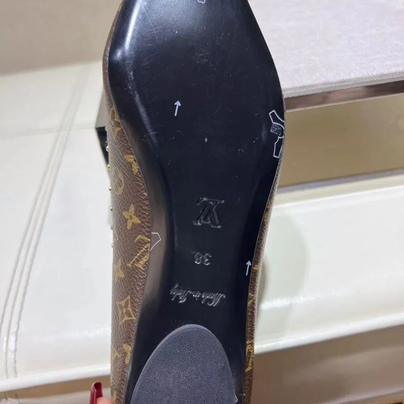 Functional Louis Vuitton Flat Shoes 31287
