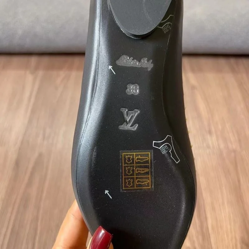 Louis Vuitton Flat Shoes SunProtective 31281