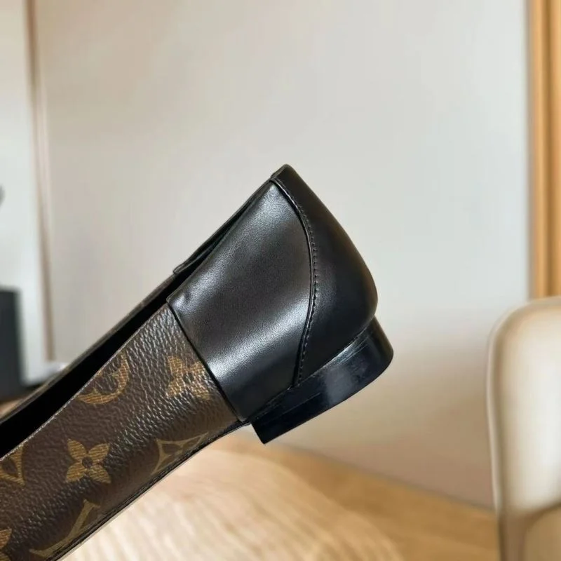 TechFriendly Louis Vuitton Flat Shoes 31304