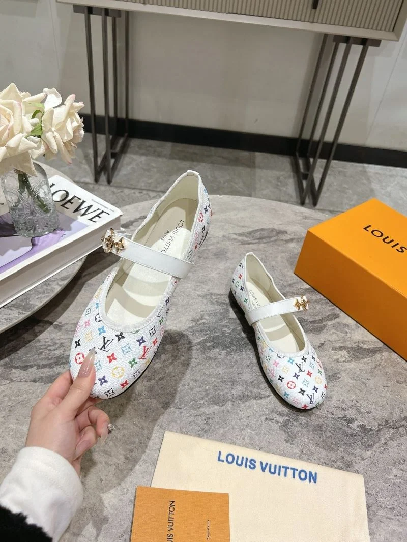 Timeless Louis Vuitton Flat Shoes 31291