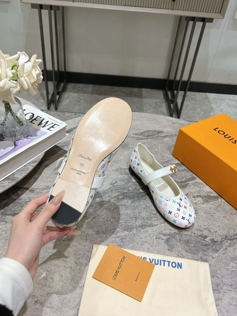 Timeless Louis Vuitton Flat Shoes 31291