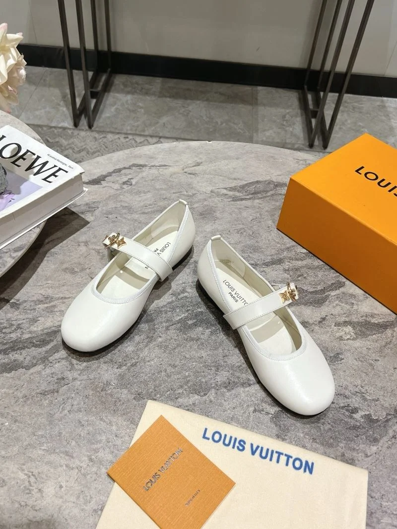 Louis Vuitton Flat Shoes Minimalist 31309