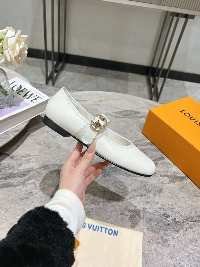 Louis Vuitton Flat Shoes Minimalist 31309