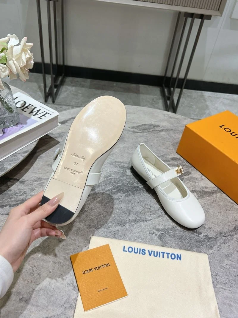Louis Vuitton Flat Shoes Minimalist 31309