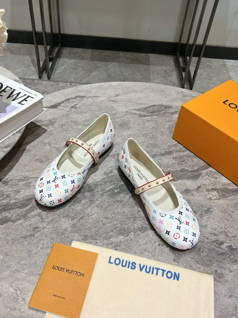Minimalist Louis Vuitton Flat Shoes 31306