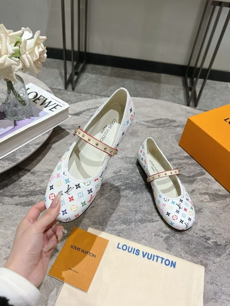 Minimalist Louis Vuitton Flat Shoes 31306