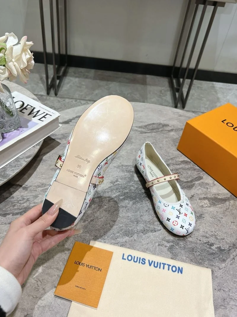 Minimalist Louis Vuitton Flat Shoes 31306