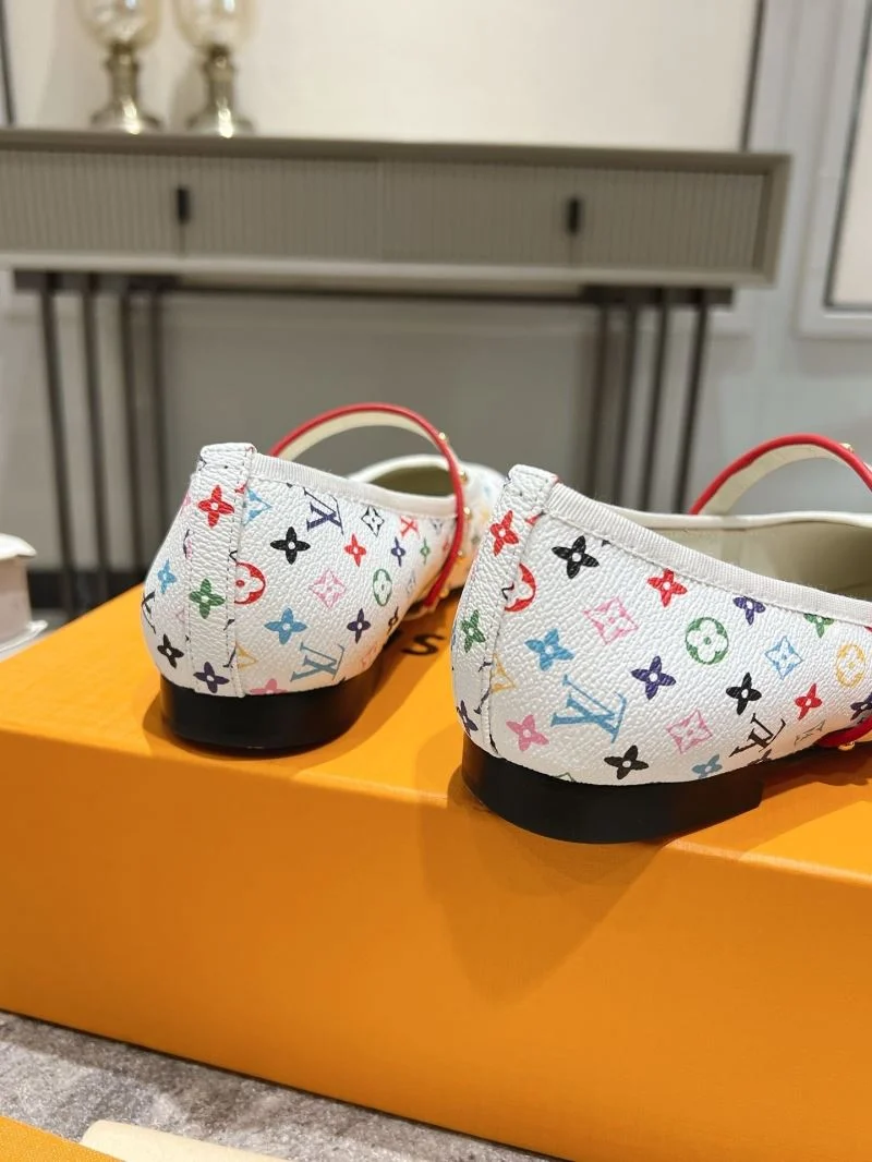 Minimalist Louis Vuitton Flat Shoes 31306