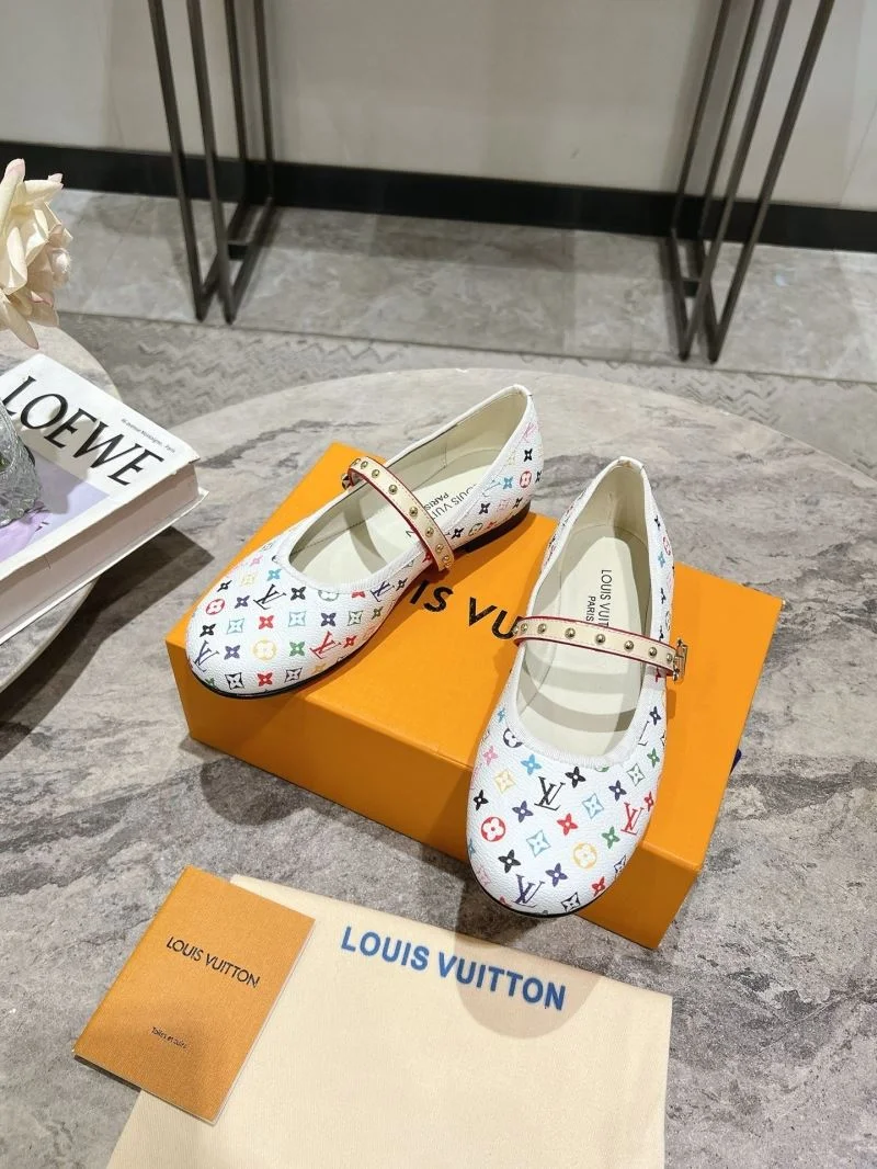 Minimalist Louis Vuitton Flat Shoes 31306