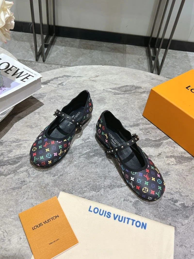 Chic Louis Vuitton Flat Shoes 31297