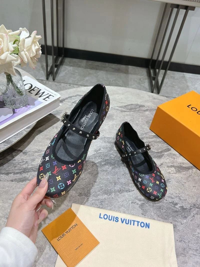 Chic Louis Vuitton Flat Shoes 31297
