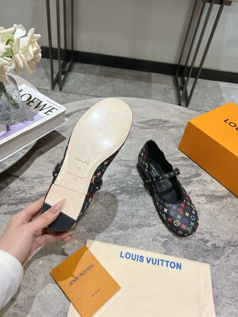 Chic Louis Vuitton Flat Shoes 31297