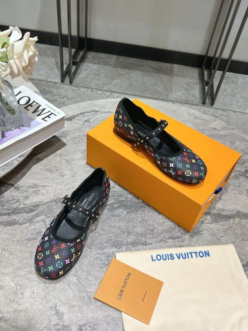 Chic Louis Vuitton Flat Shoes 31297