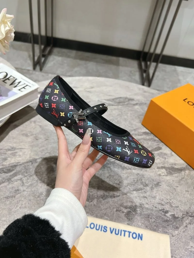 Chic Louis Vuitton Flat Shoes 31297