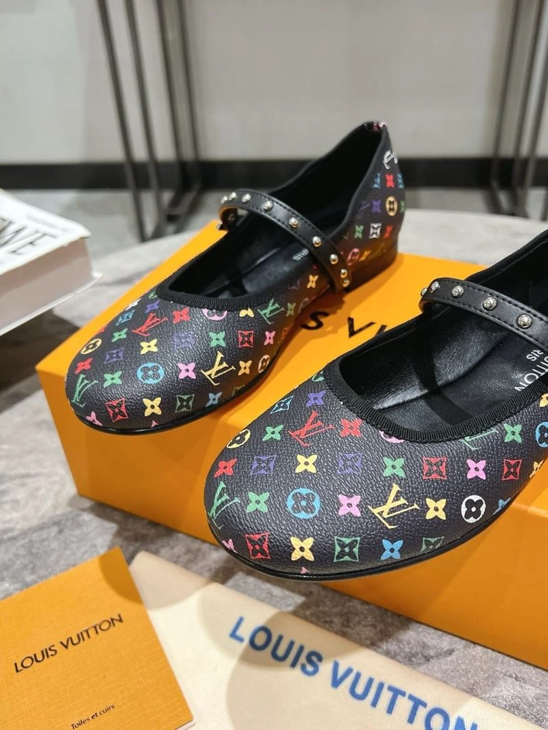 Chic Louis Vuitton Flat Shoes 31297