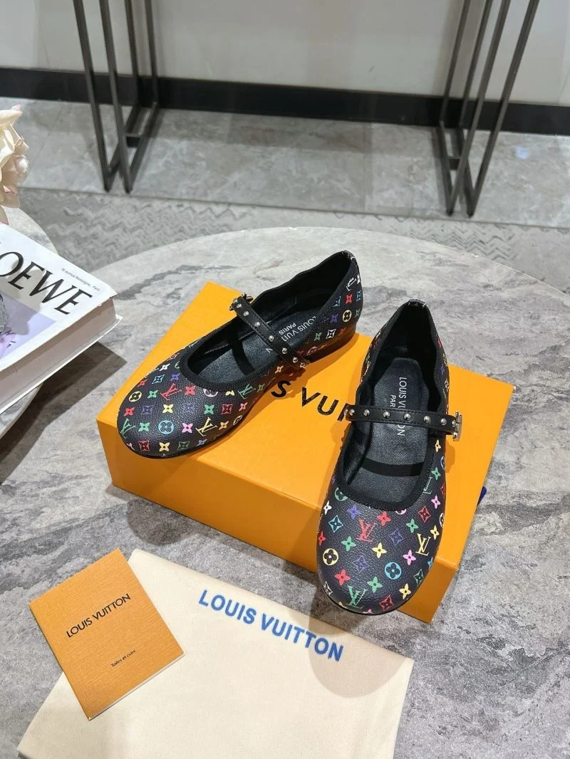 Chic Louis Vuitton Flat Shoes 31297
