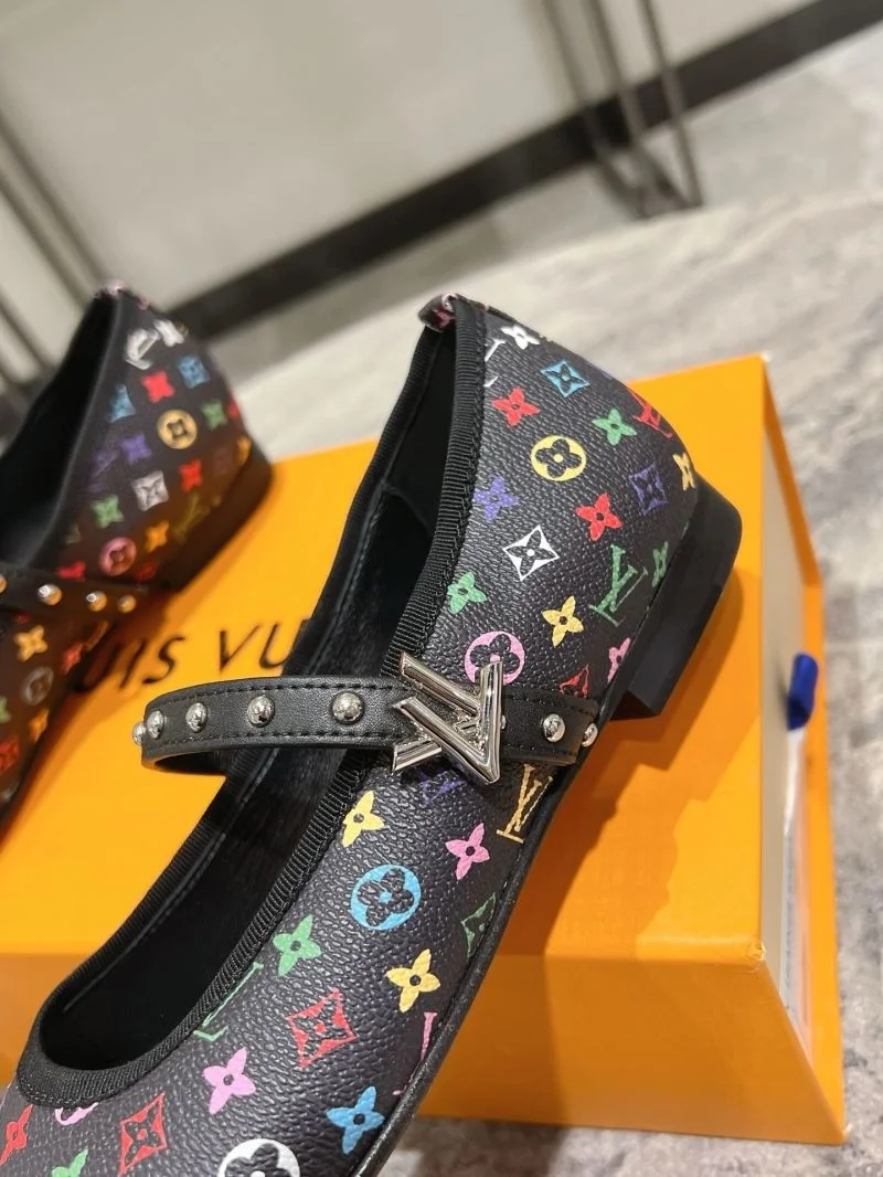 Chic Louis Vuitton Flat Shoes 31297