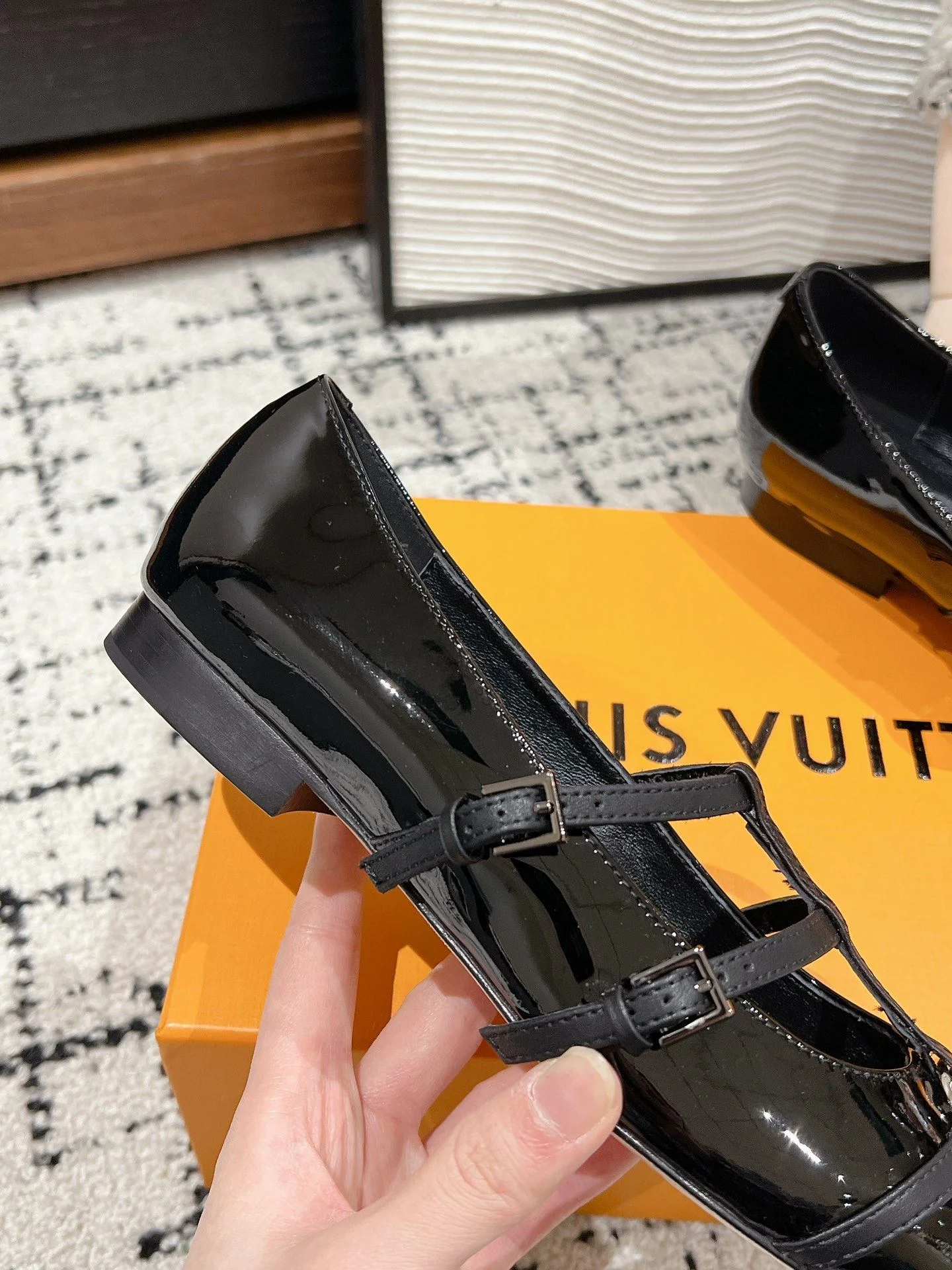 Louis Vuitton Flat Shoes Lightweight 31303