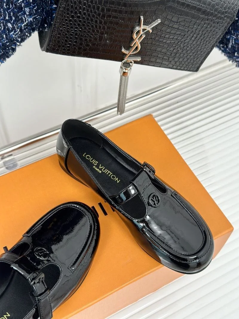 Practical Louis Vuitton Flat Shoes 31300