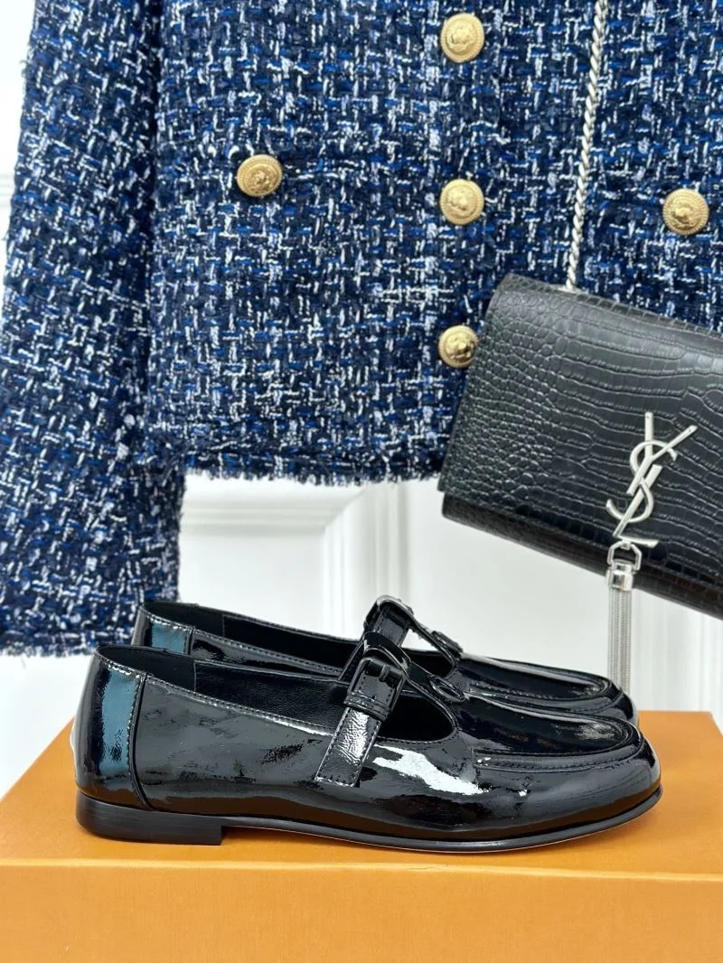 Practical Louis Vuitton Flat Shoes 31300