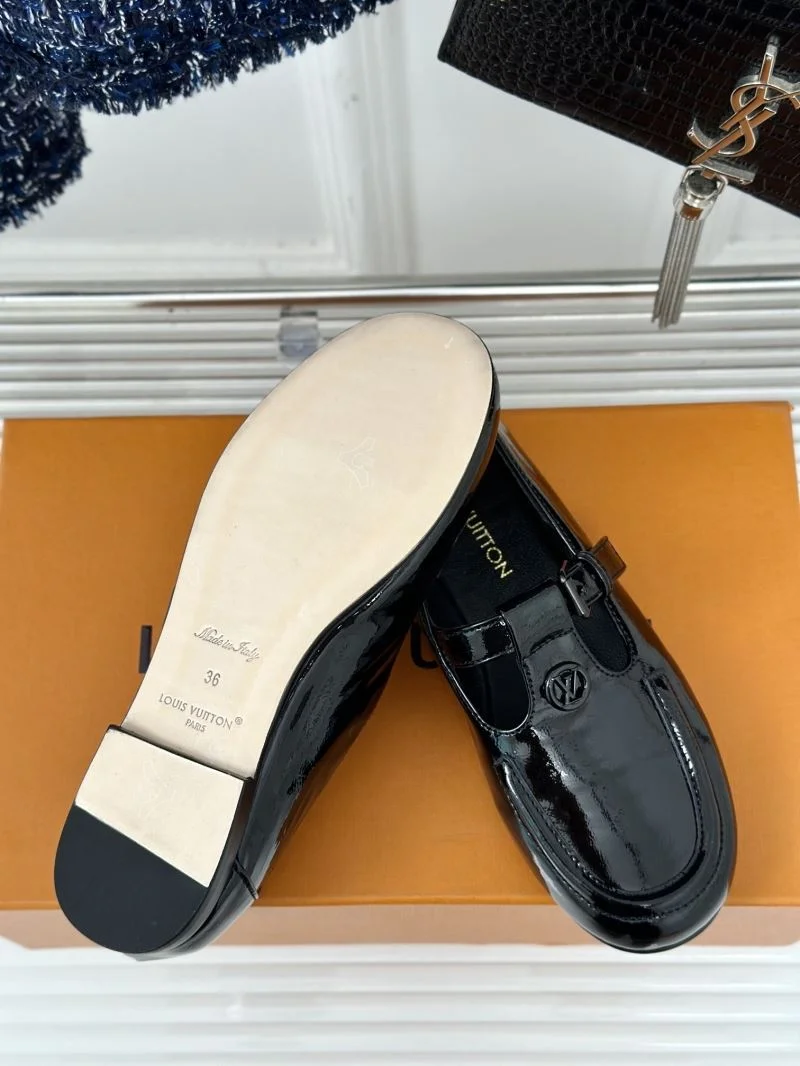 Practical Louis Vuitton Flat Shoes 31300