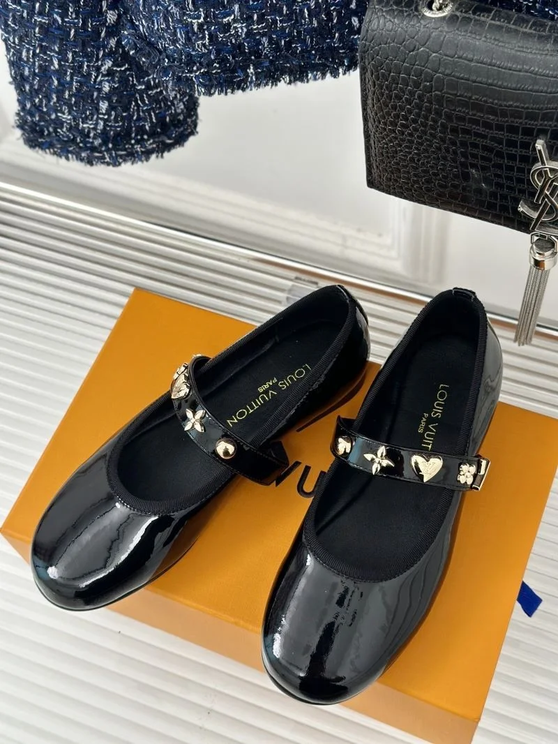 WeatherProof Louis Vuitton Flat Shoes 31299