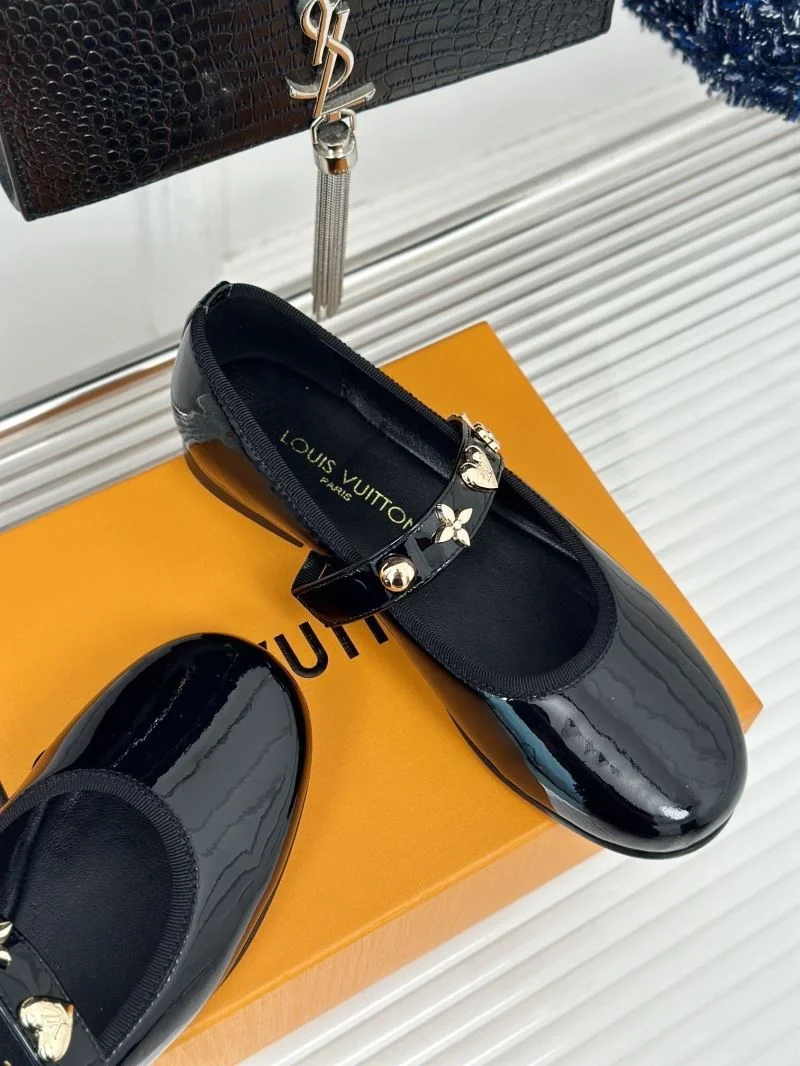 WeatherProof Louis Vuitton Flat Shoes 31299