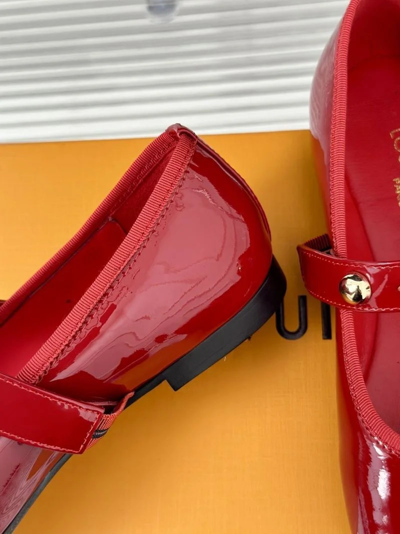 NewStyle Louis Vuitton Flat Shoes 31292
