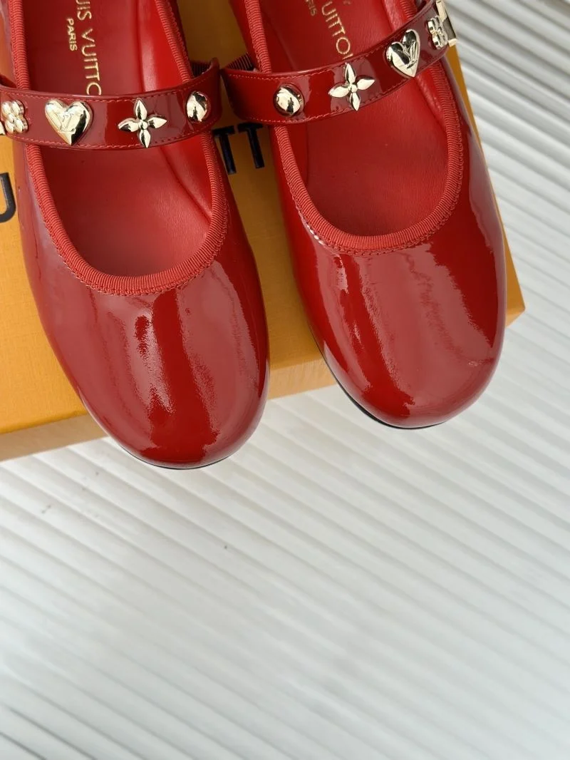 NewStyle Louis Vuitton Flat Shoes 31292
